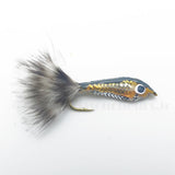 Streamer braten goldenen Futterfisch